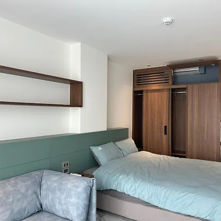 Luxe Paradise Suites Hotel Hoang Cau
